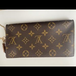 Louis Vuitton pouch/wristlet